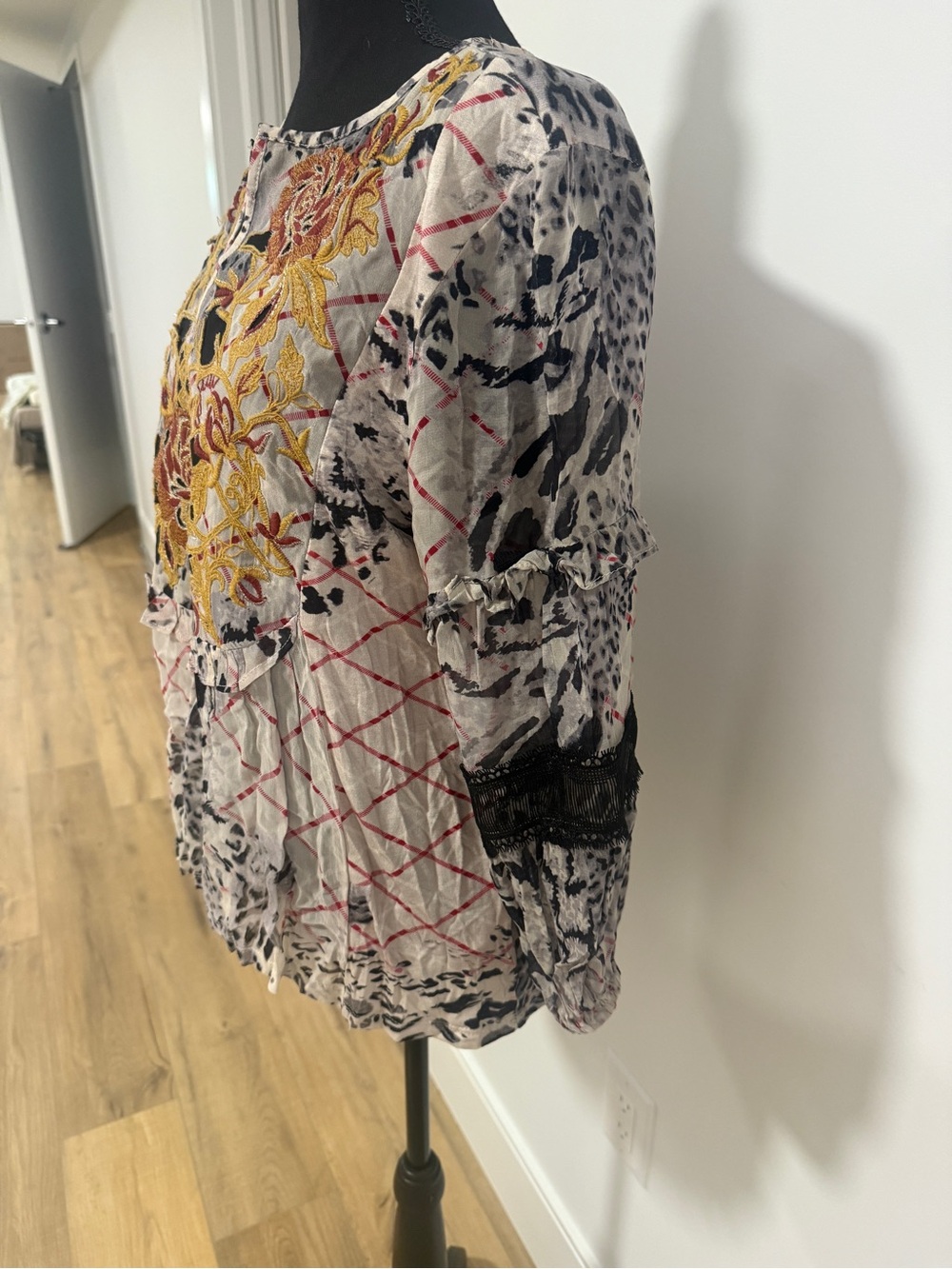 Anthropologie Mathilda Top Size M 100% Viscose Floral Embroidered Boho Peasant - Picture 5 of 11